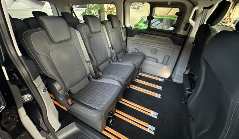 Ford Tourneo Custom KM0 pieno