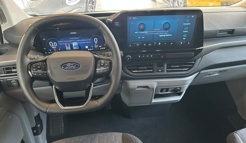 Ford Tourneo Custom KM0 pieno
